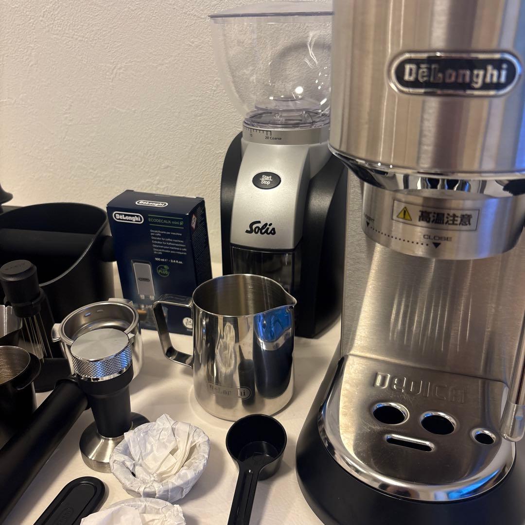 デロンギ　デディカ アルテ エスプレッソ・カプチーノメーカー EC885J