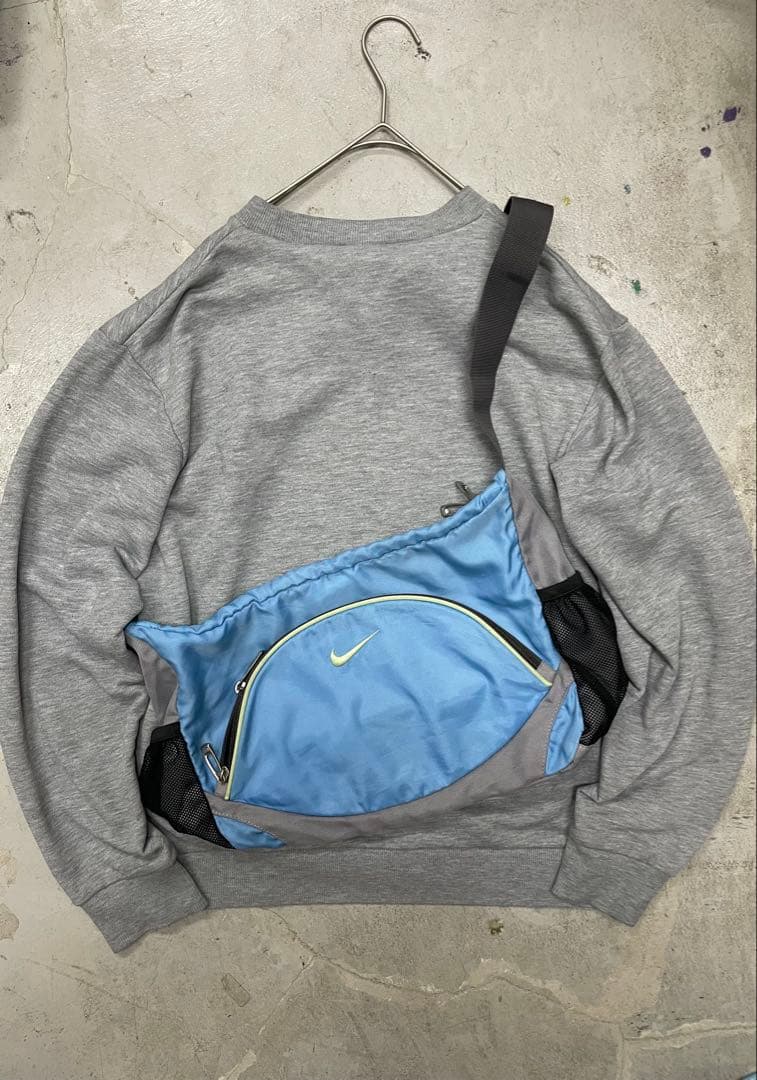 90s NIKE ナイキ　ショルダーバック　y2k 水色　刺繍 ナイロン　テック