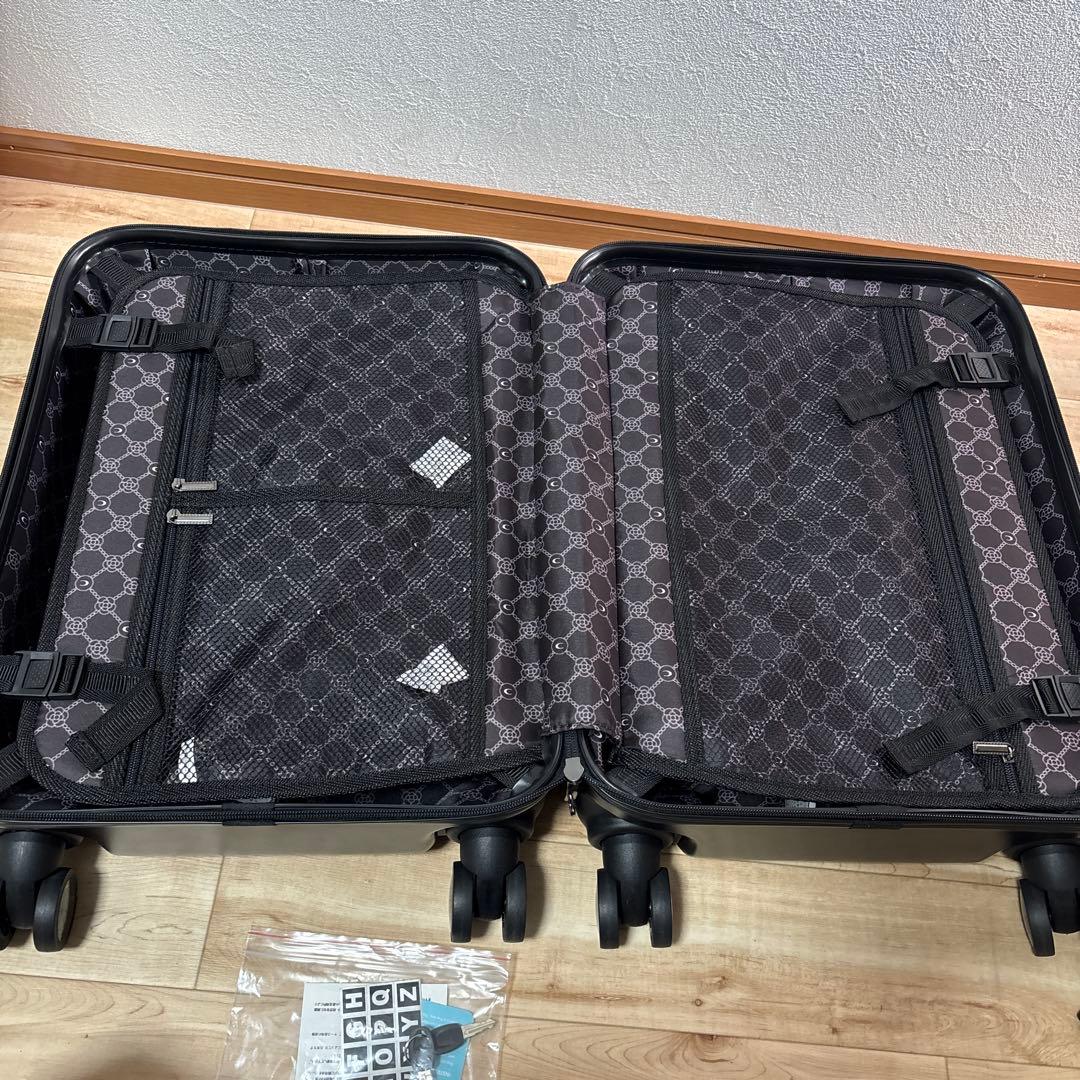 クレイサス　ボヤージュ　キャリーケース　Sサイズ　黒　未使用　最安値