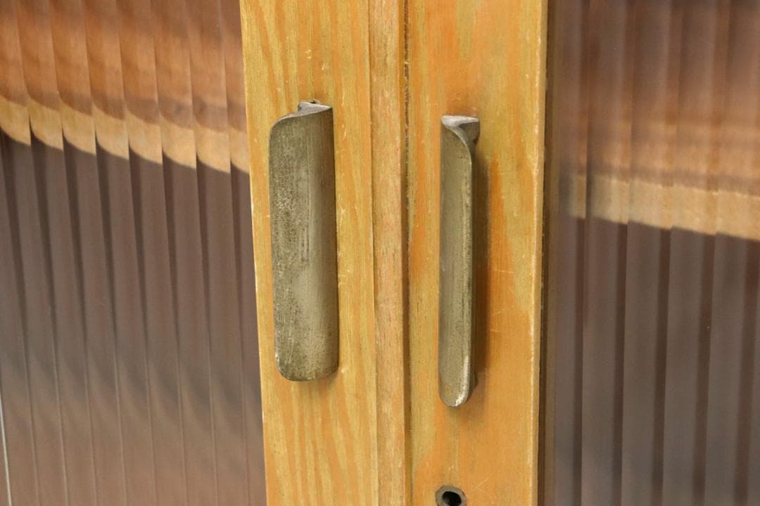 レトロ 無垢材 本箱 食器棚 書庫 戸棚 モールガラス キャビネット 水屋箪笥