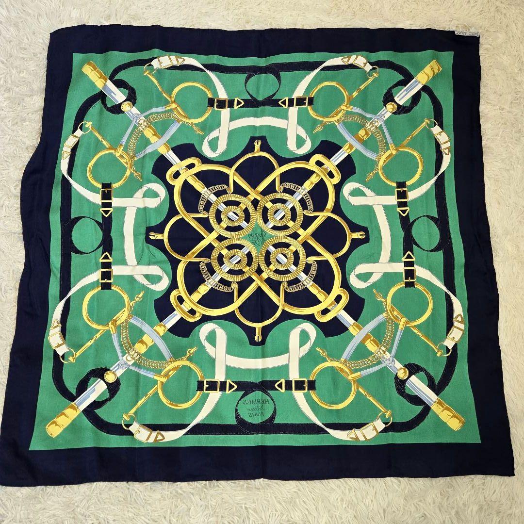 エルメス カレ90 エプロンドール 　スカーフ 黄金の拍車 シルク