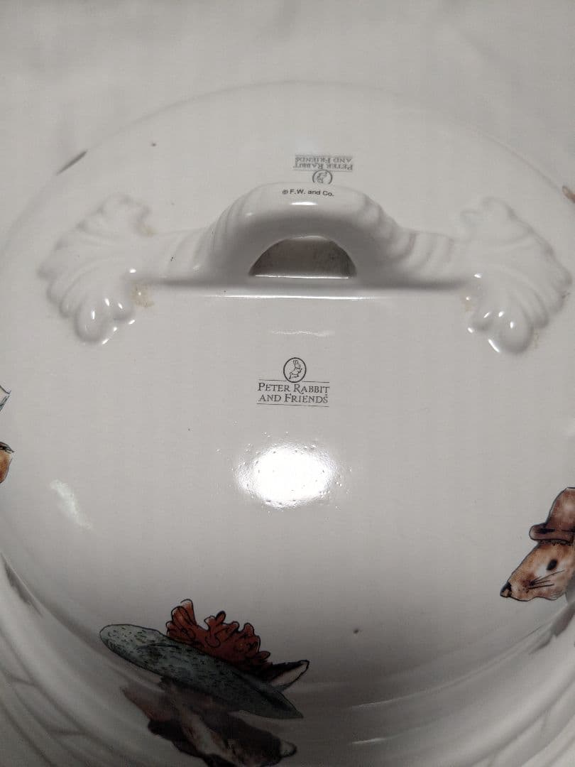 Peter Rabbit ドーム型カバー付き皿