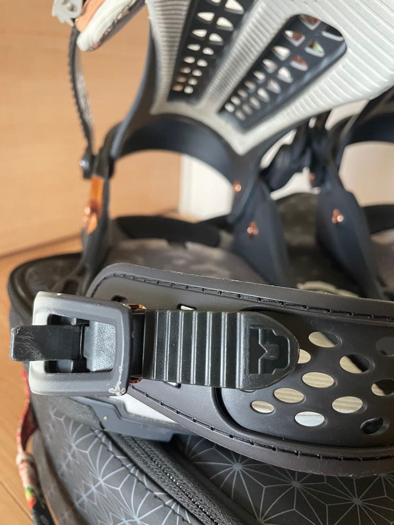 TRILOGY UNION スノーボード ビンディング /SAKURA