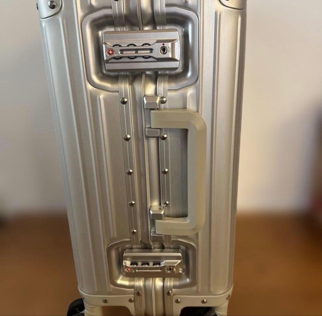 メルセデス・ベンツ　アルミ　スーツケース　キャリーケース　32L 4輪