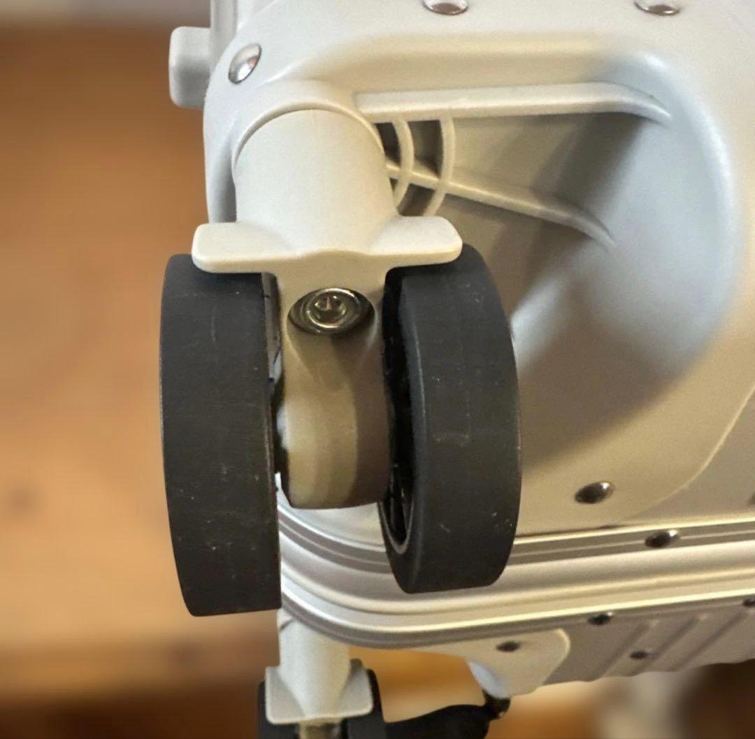 メルセデス・ベンツ　アルミ　スーツケース　キャリーケース　32L 4輪