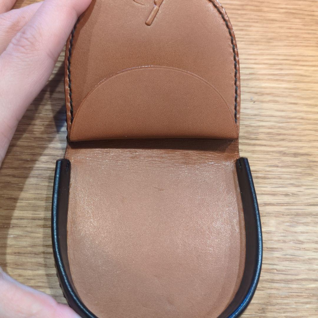 土屋鞄　馬蹄型ケース　ブラックレザー