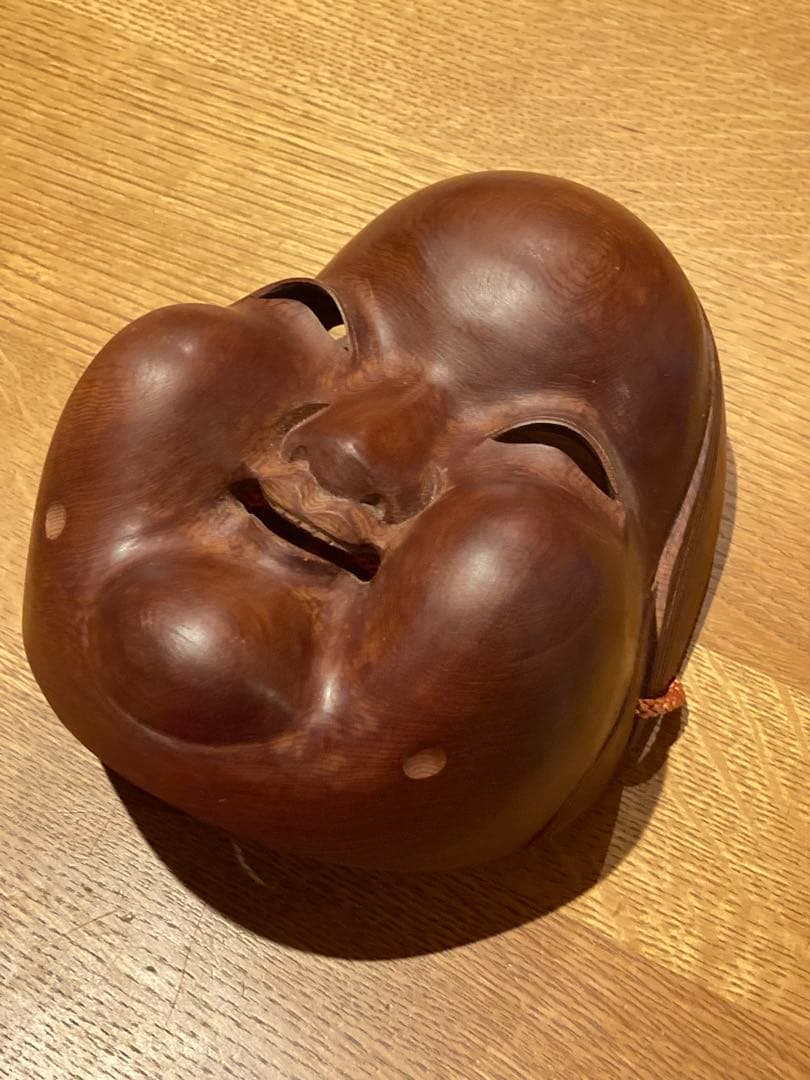 飛騨高山　一位一刀彫　能面おかめ