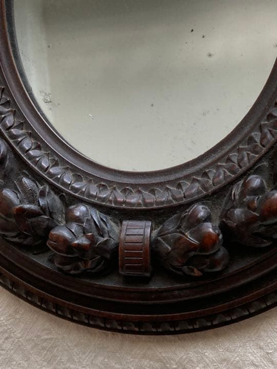 フランスアンティーク　木彫りフレームの鏡