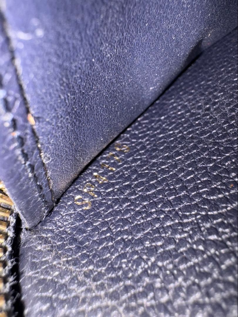 LOUIS VUITTON（ルイヴィトン）　長財布