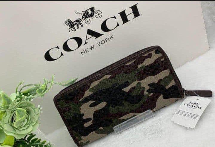 新品未使用コーチ長財布迷彩柄グリーンシグネチャーメンズレディース送料無料即日発送