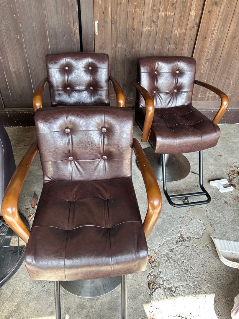 カット椅子　1脚ビューティーガレージ