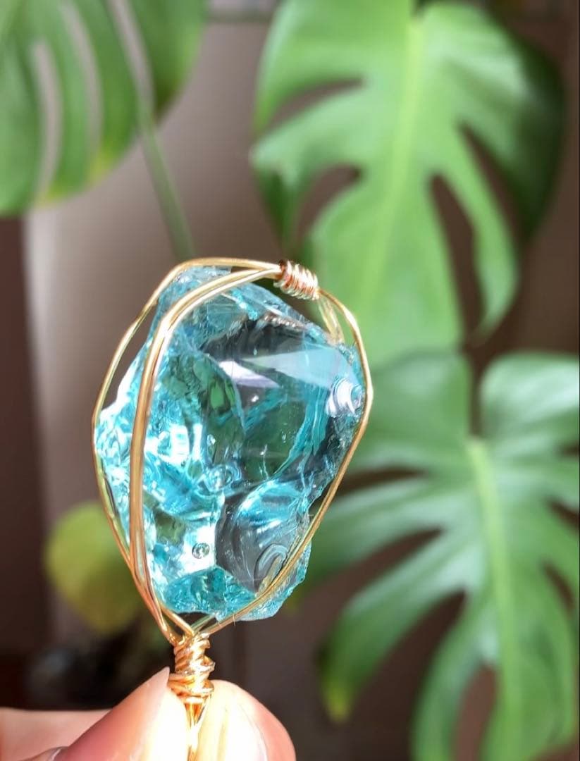 アンダラクリスタルのペンダントトップ（シアンエンジェル）