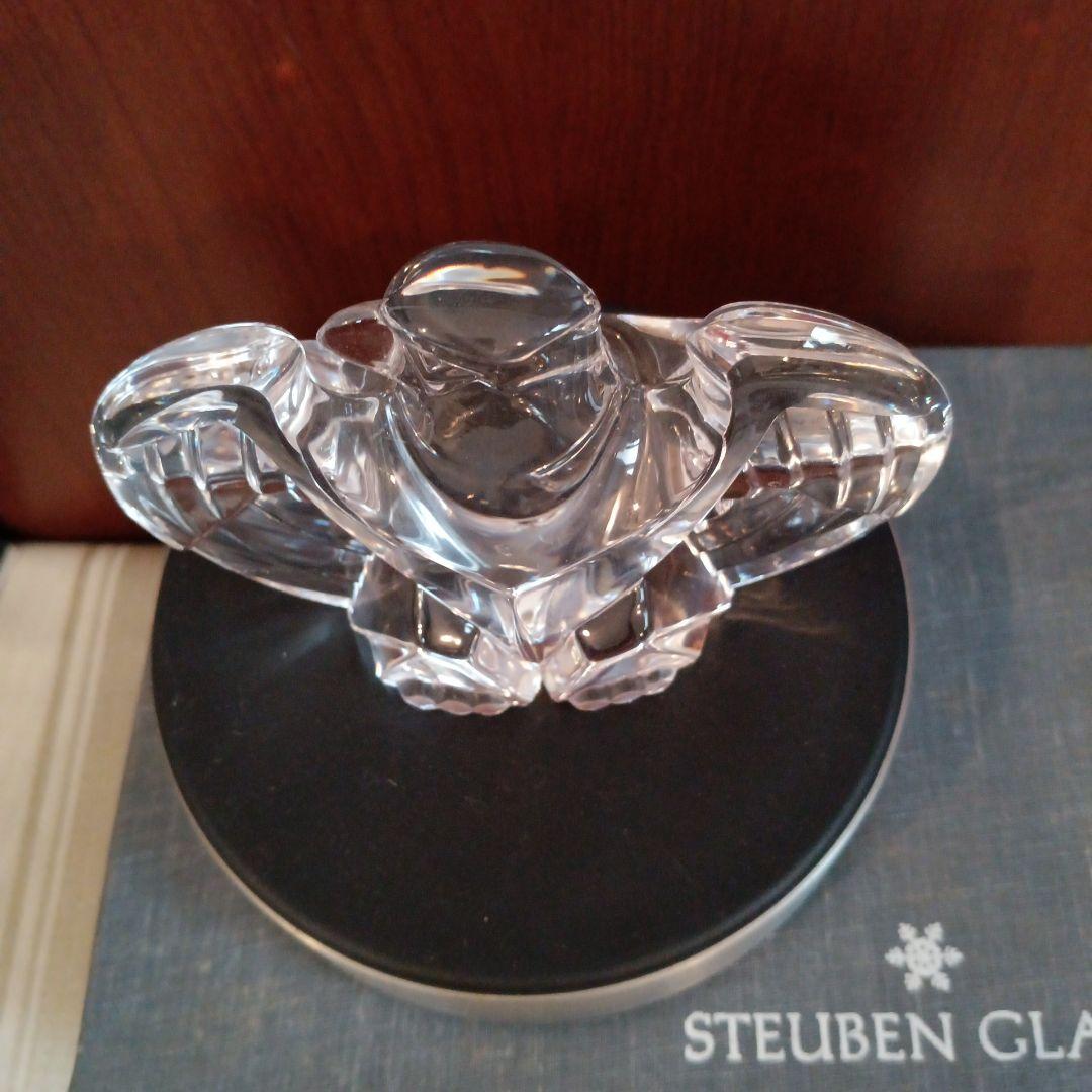 STEUBENスチューベン クリスタルガラス　イーグルの置物です。