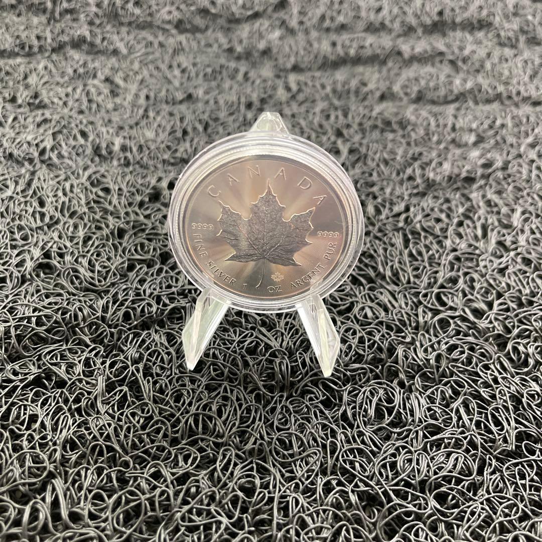 カナダ 5ドル メイプルリーフ 2022年