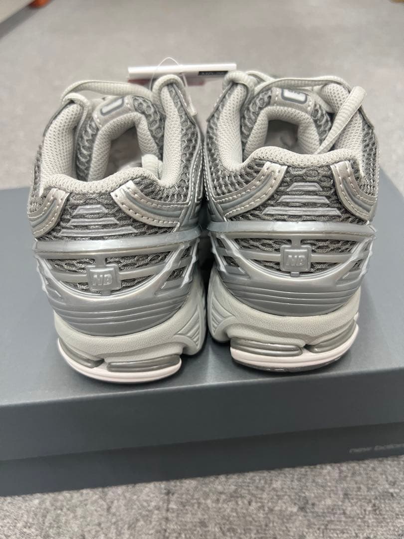 週末限定価格　New Balance M1906REH グレー ニューバランス