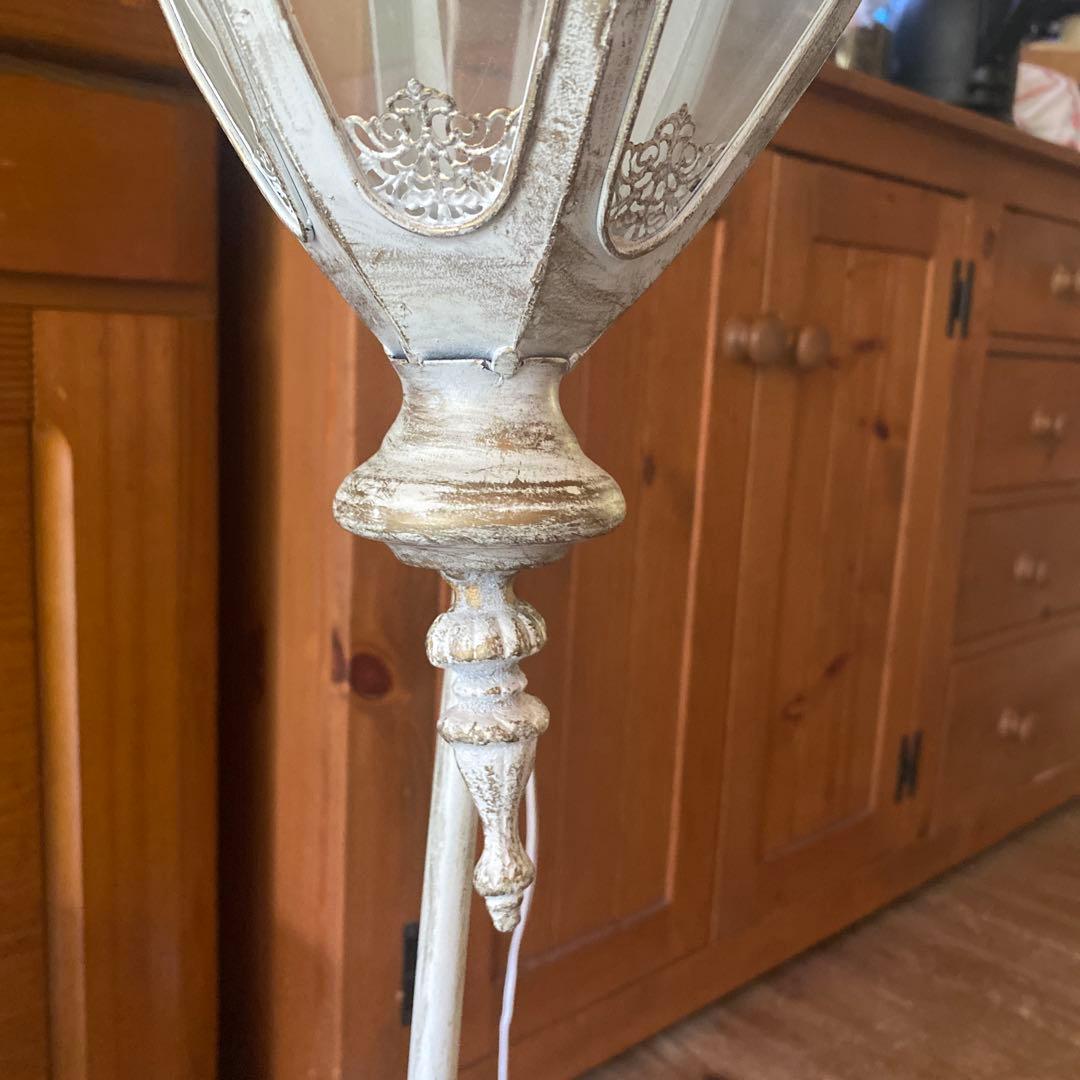 装飾的なフロアスタンド ホワイトゴールド　アンティーク調　ロココ調　姫系