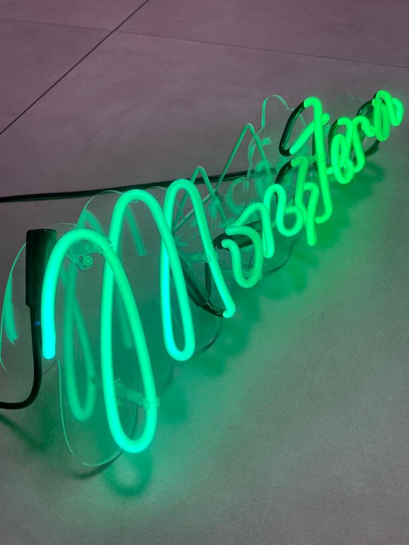 緑色ネオンライト Monstera 約50cm