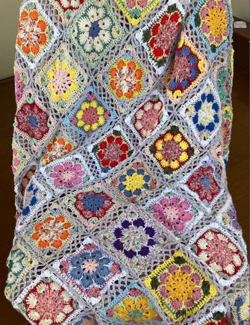 モチーフ編み　ベッドカバー