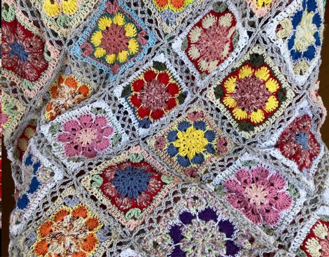 モチーフ編み　ベッドカバー