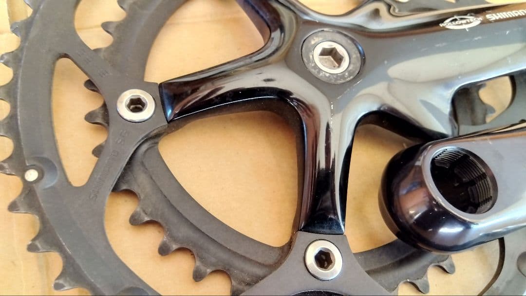 SHIMANO 105 HOLLOWTECH クランク　ブラック 52/39T