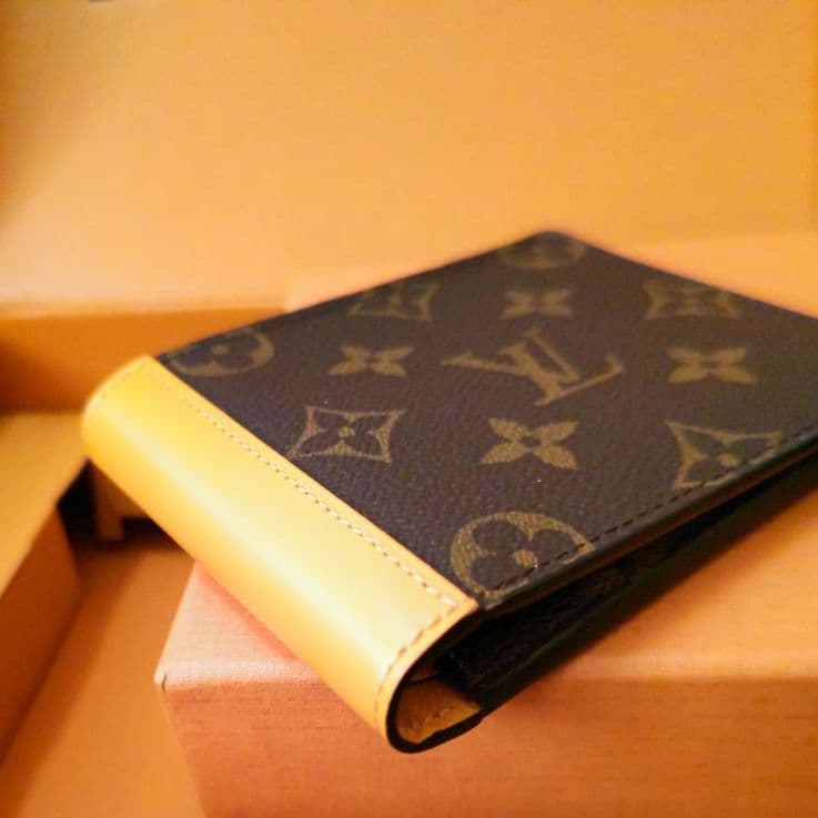 未使用品【公式ウェブサイト購入品】ルイヴィトン ポルトフォイユ ミュルティプル