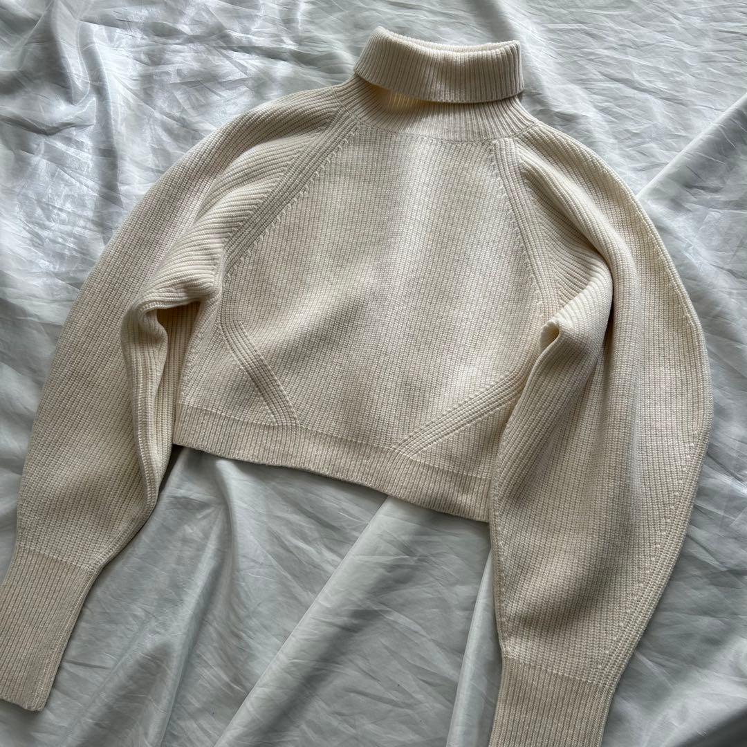 美品♡【Cygne】タートルニット コクーンスリーブ Rene クリーム 白
