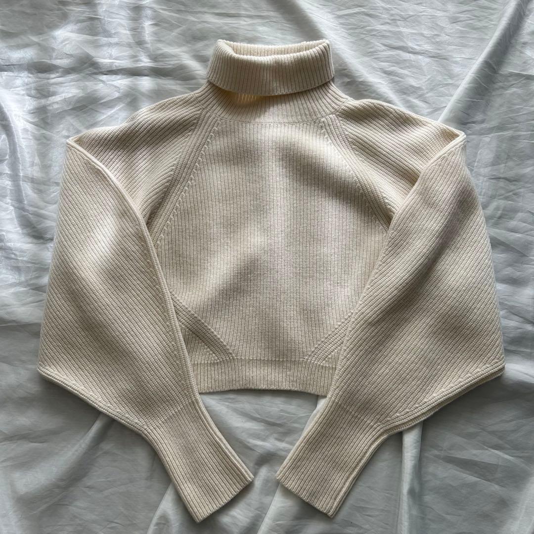 美品♡【Cygne】タートルニット コクーンスリーブ Rene クリーム 白