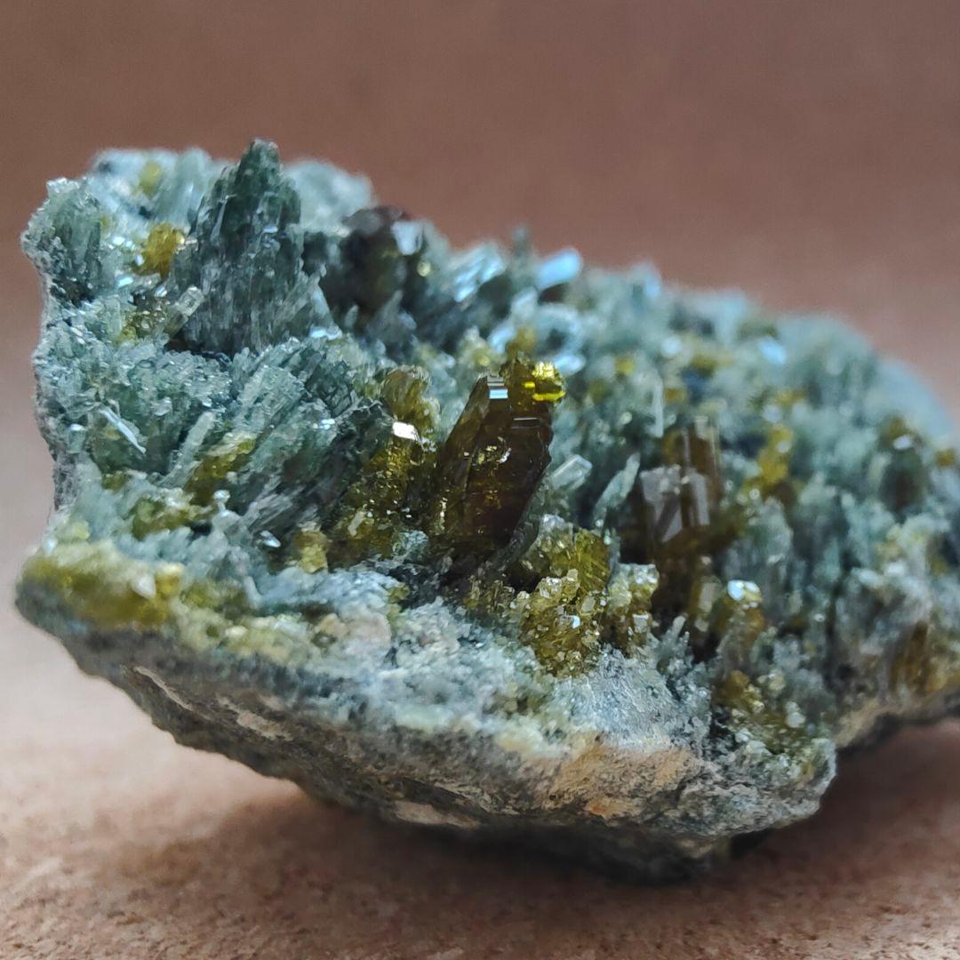 アフガニスタン産ガーネット、ダイオプサイド、エピドート　天然石、原石