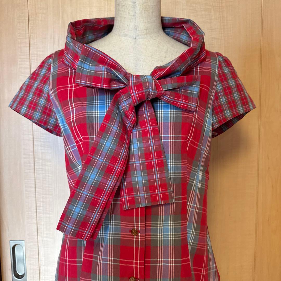 ヴィヴィアンウエストウッド　リボン付きシャツ