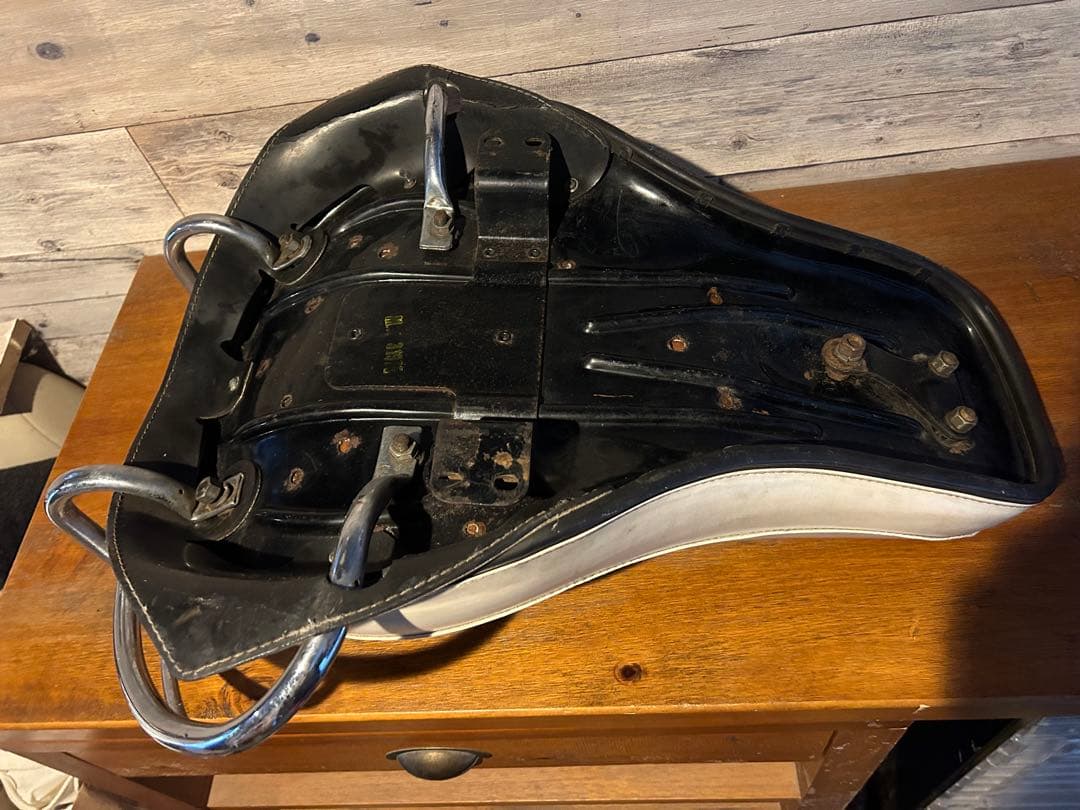 ハーレー　バディシート