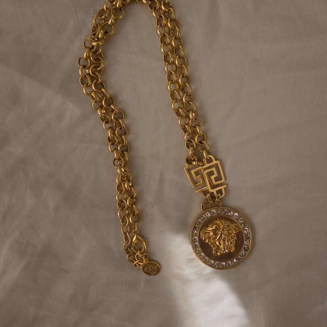 ヴェルサーチネックレス