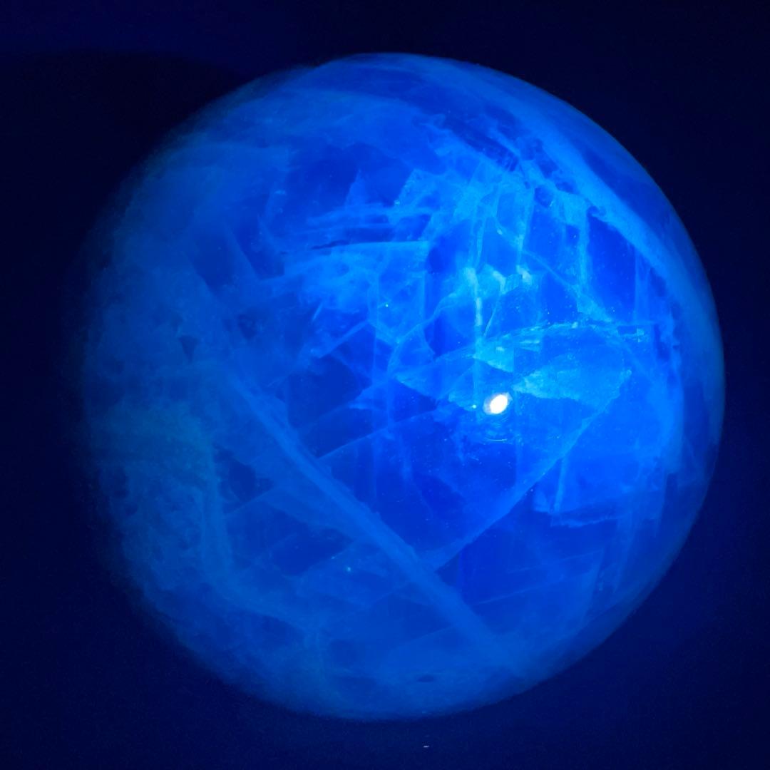 ✨魅惑の色彩✨神秘的な美麗スフィア✨マルチカラーフローライト 丸玉 天然石 原石