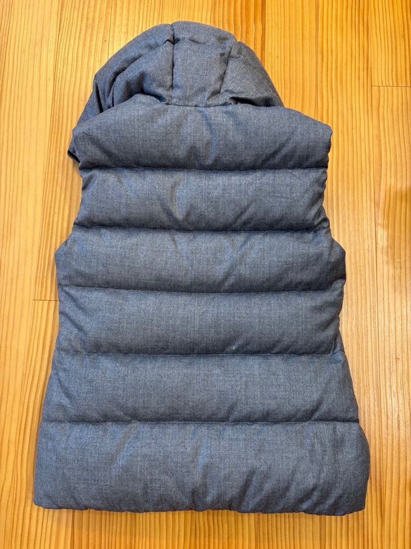 美品　デュベティカ　ダウンベスト　40サイズ