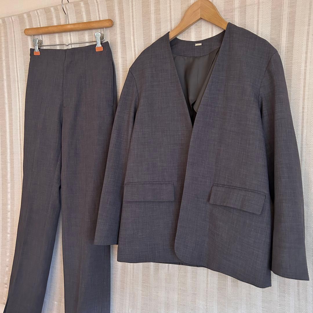 美品！Mila Owenグレー　VネックノーカラーストレッチパンツスーツS