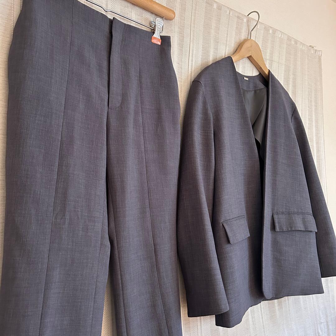 美品！Mila Owenグレー　VネックノーカラーストレッチパンツスーツS