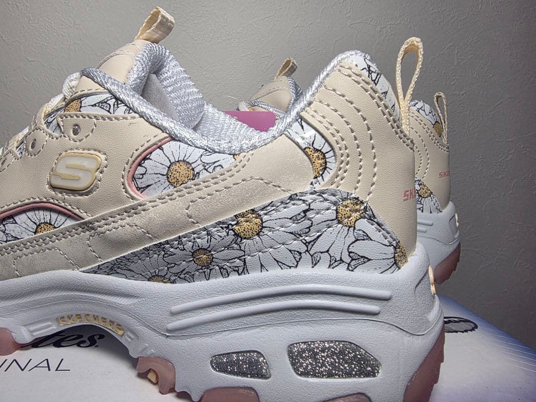 【日本未発売】激レア Skechers ミルクティー 23.5cm 春