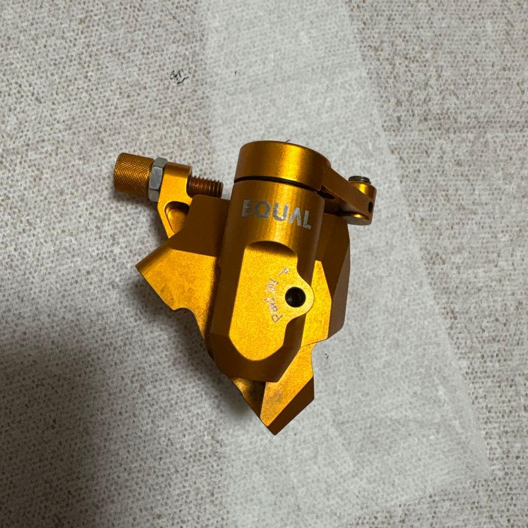 EQUAL ブレーキキャリパー オレンジ