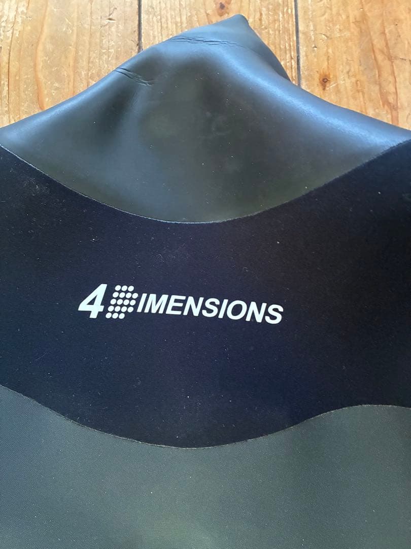 ウェットスーツ セミドライ　4ディメンション 4Dimensions 3/3mm