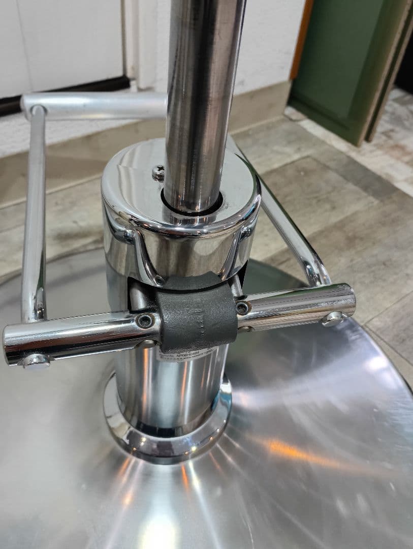 タカラベルモントスタイリングチェア②