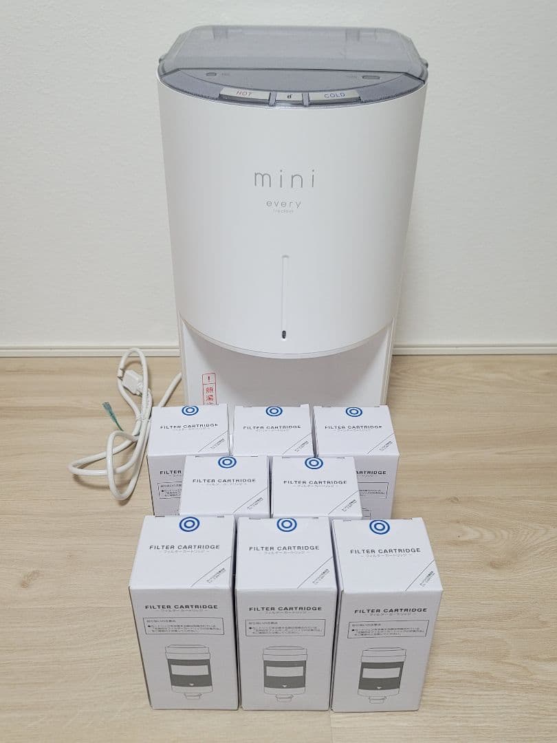 【ウォーターサーバー】エブリィフレシャス mini ★カートリッジ8個付き★
