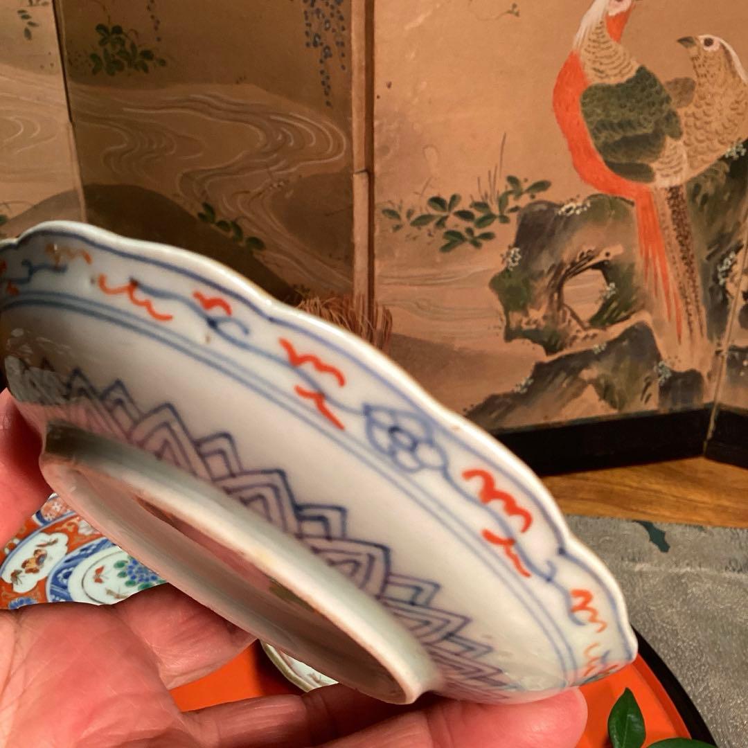 A1028 古伊万里　染錦手　輪花型　見込牡丹に蝶　窓絵　花唐草　小皿　5枚