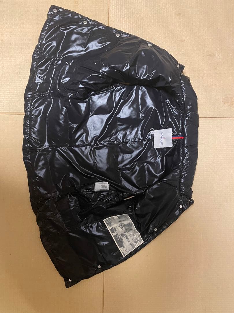 未使用級☆希少　モンクレール（MONCLER）ダウンベスト