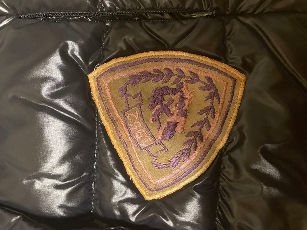 未使用級☆希少　モンクレール（MONCLER）ダウンベスト