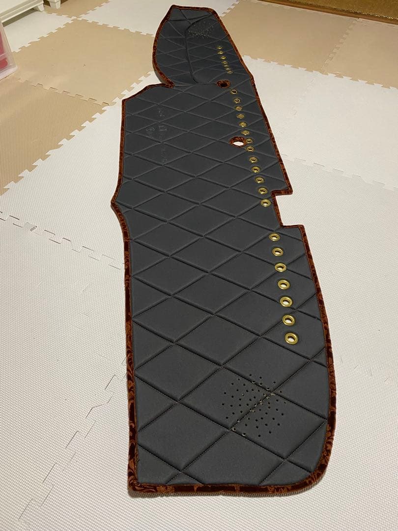 日野　17レンジャーワイド用　ほぼ新品！ダッシュマット　ハンドルカバー　ローレル