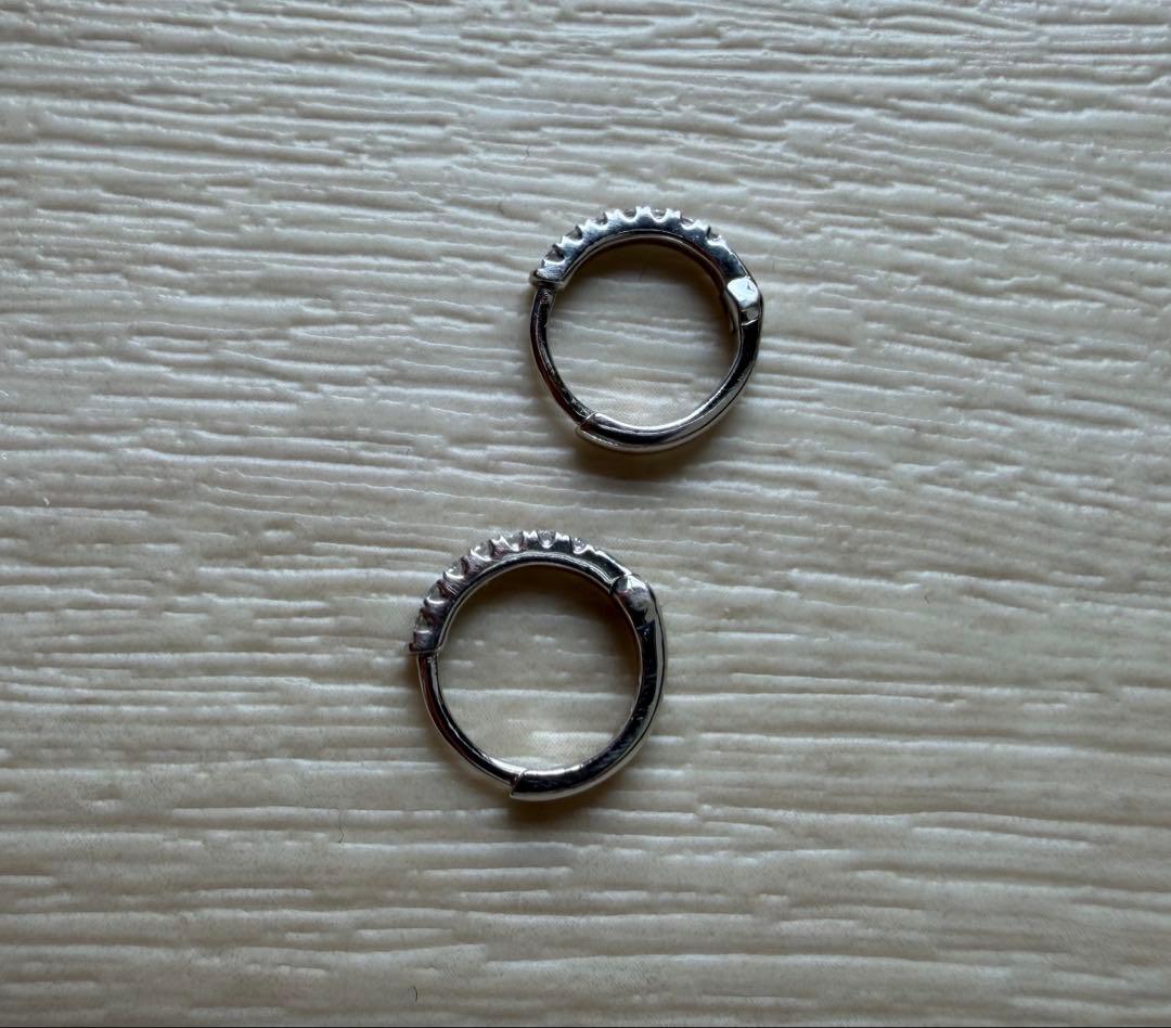 BETTINA JAVAHERI ミニサークル ホワイトダイヤモンドピアス