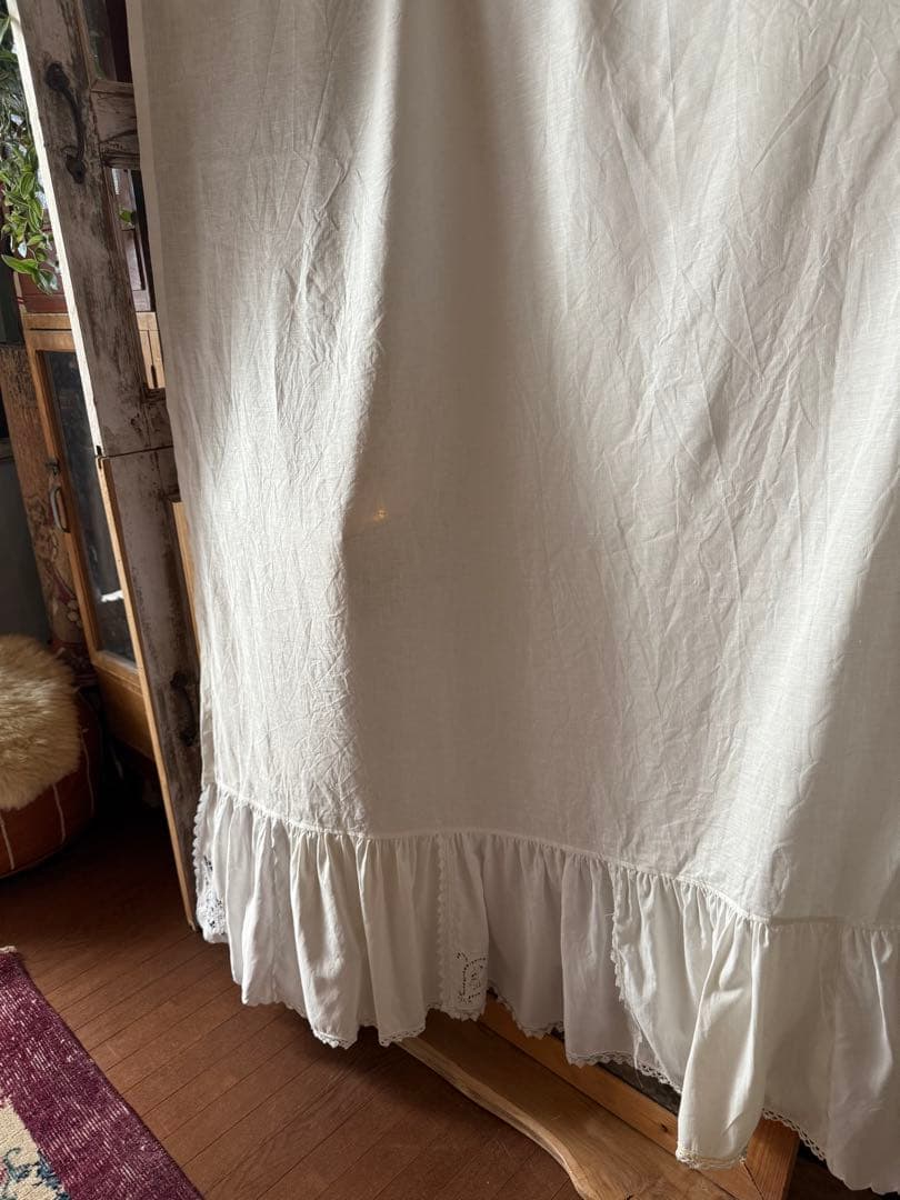 ホワイトリネンとフランスアンティークレース刺繍ஐ⋆*ふりふりカーテン