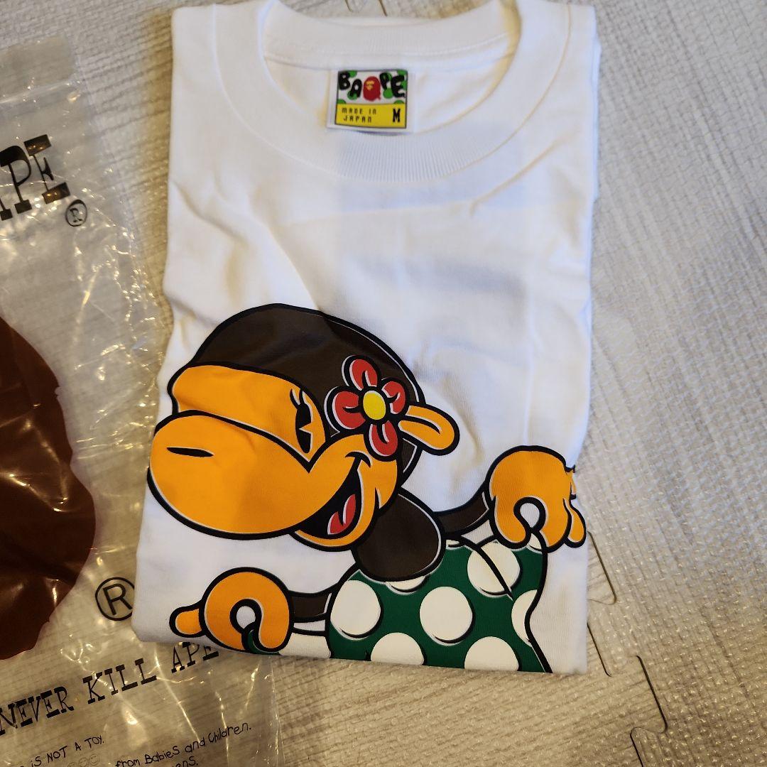 A BATHING APE BABY LISA Tシャツ Mサイズ☆