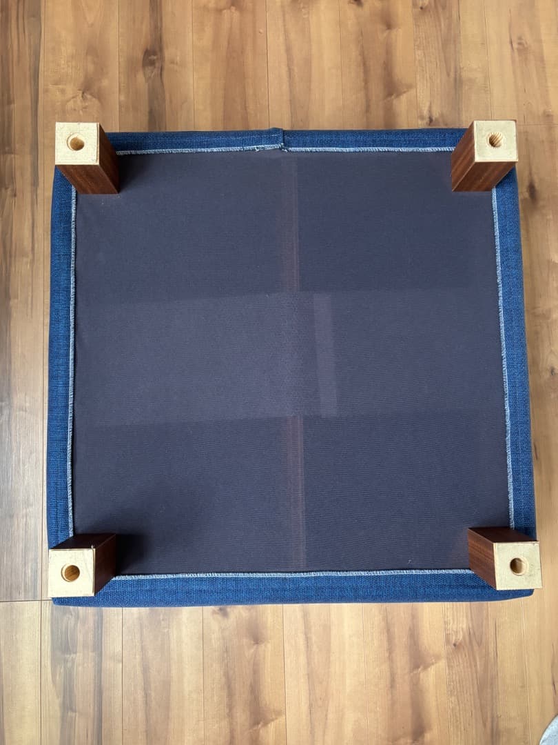 NOYES 青 オットマン　Decibel c4