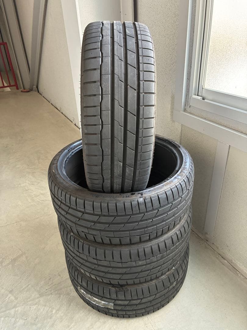 すー　ハンコックペンタス215/35-19 ①