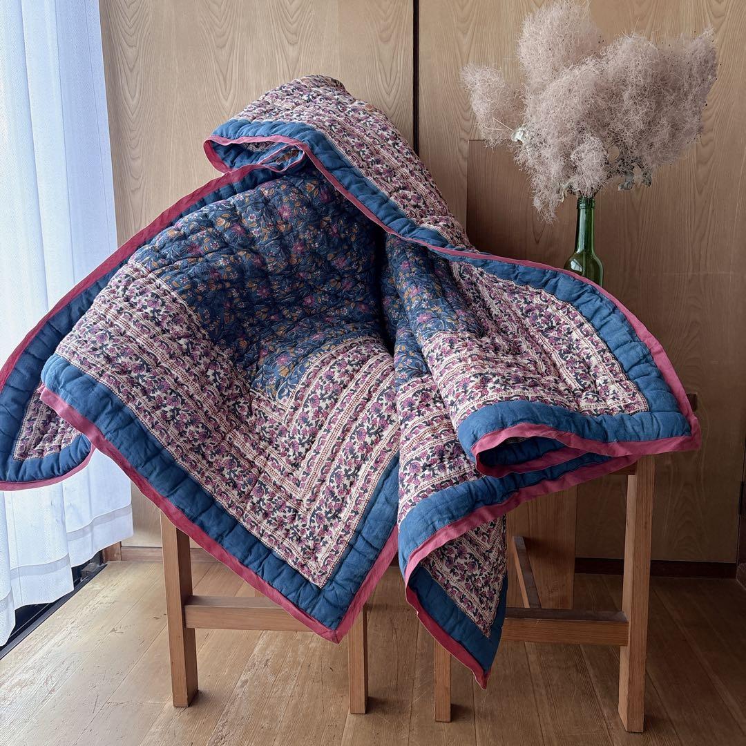 未使用※インド ブロックプリント 中綿入りキルト ノスタルジックブルー　ラグ